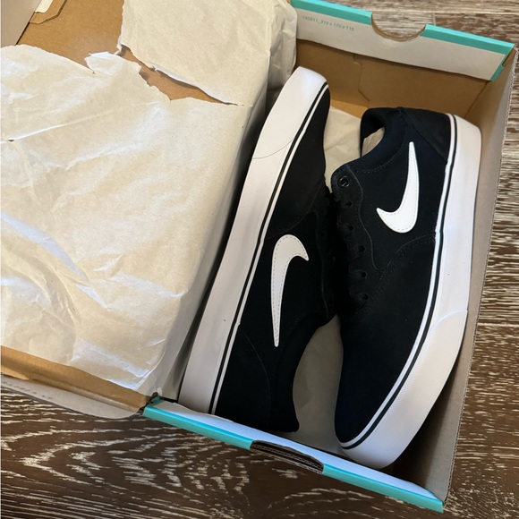 Nike SB Chron 2 - B&W - Picture 1 of 5